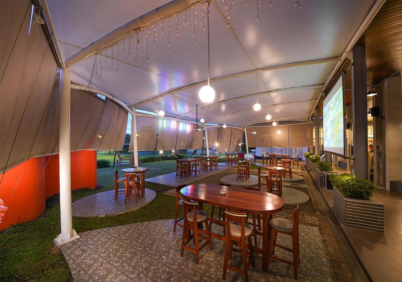 Harris Hotel Sentul City Bogor Eksteriør billede