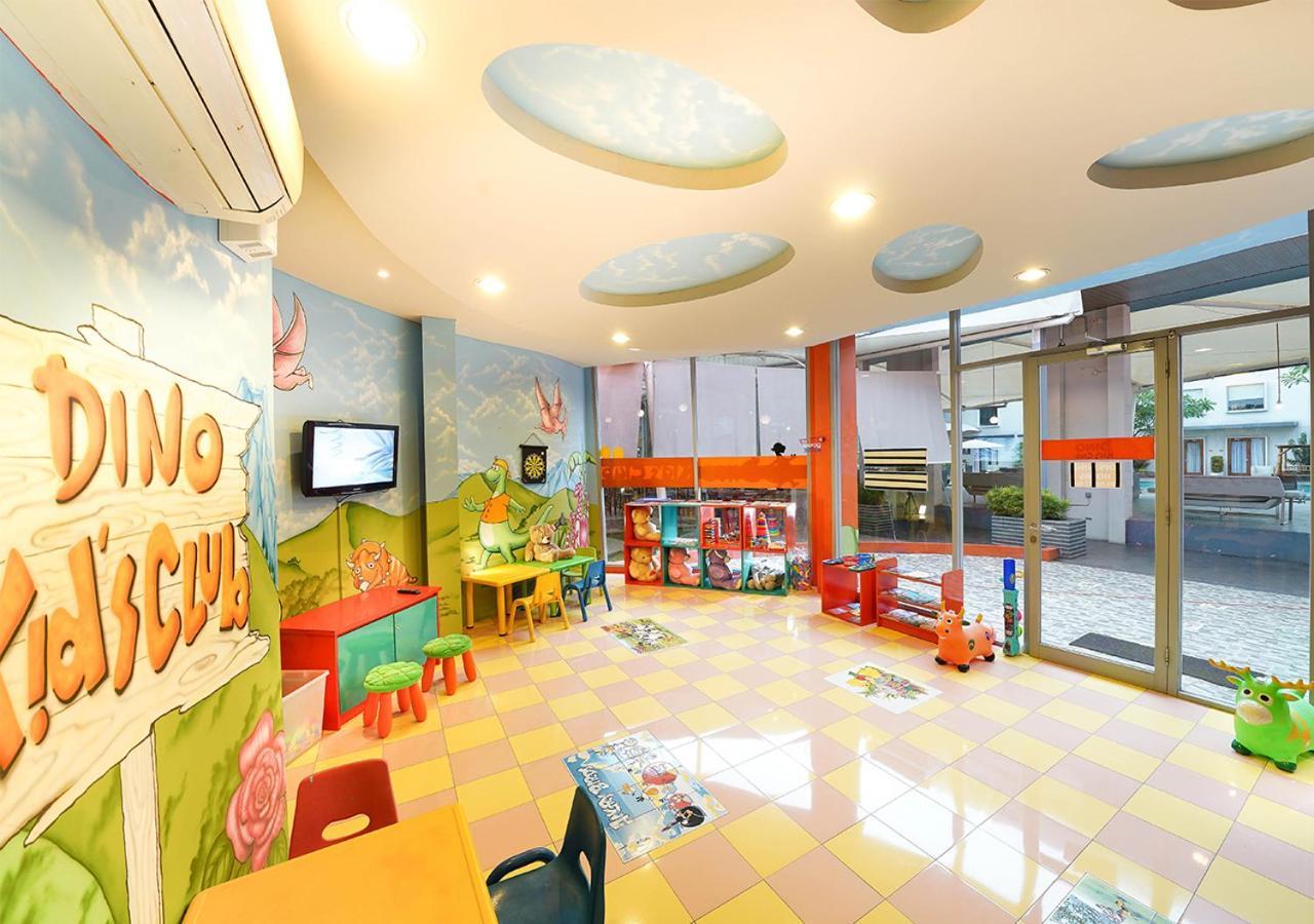 Harris Hotel Sentul City Bogor Eksteriør billede