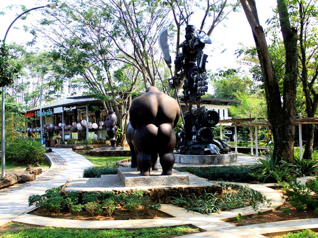 Harris Hotel Sentul City Bogor Eksteriør billede