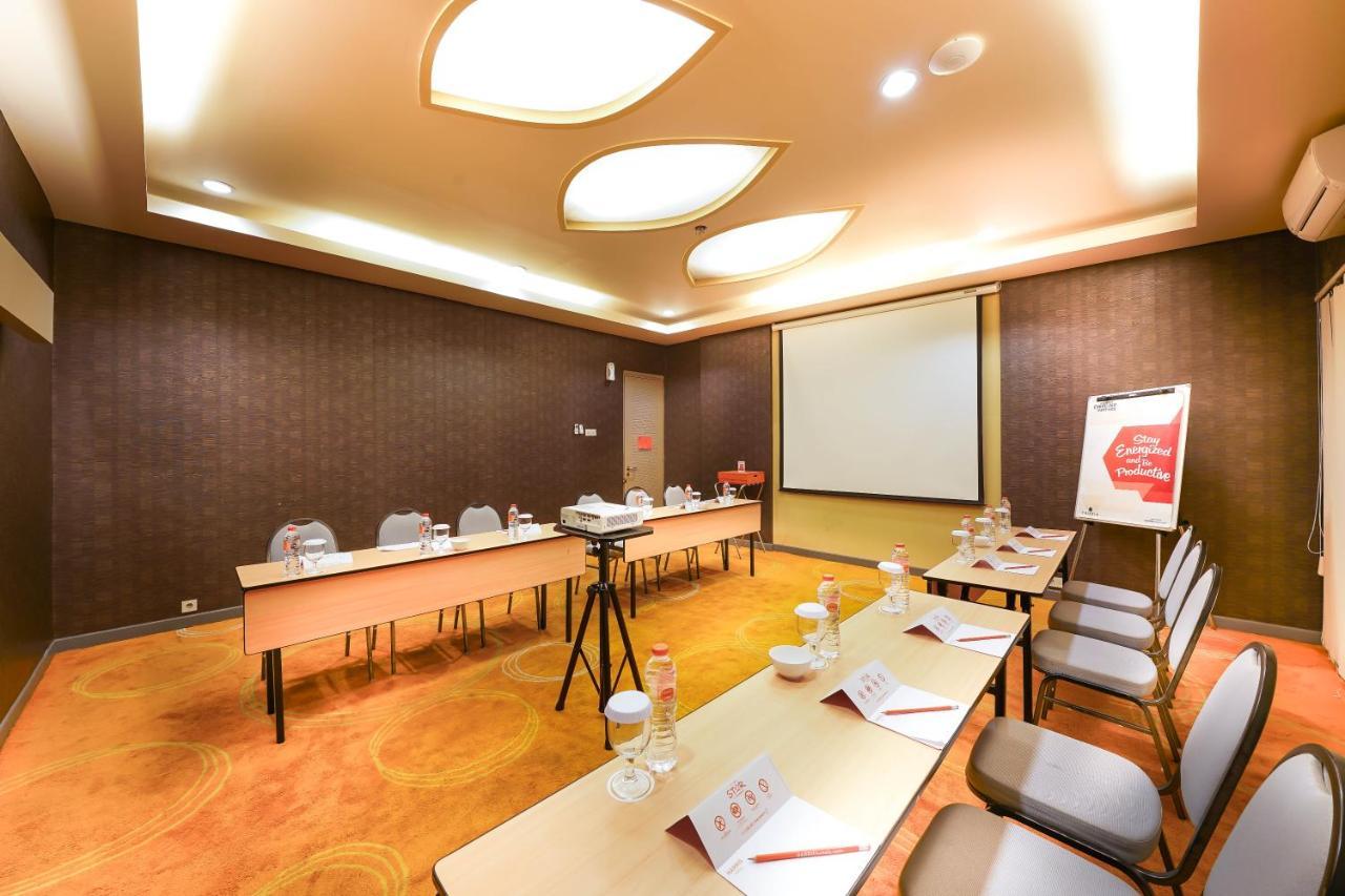 Harris Hotel Sentul City Bogor Eksteriør billede