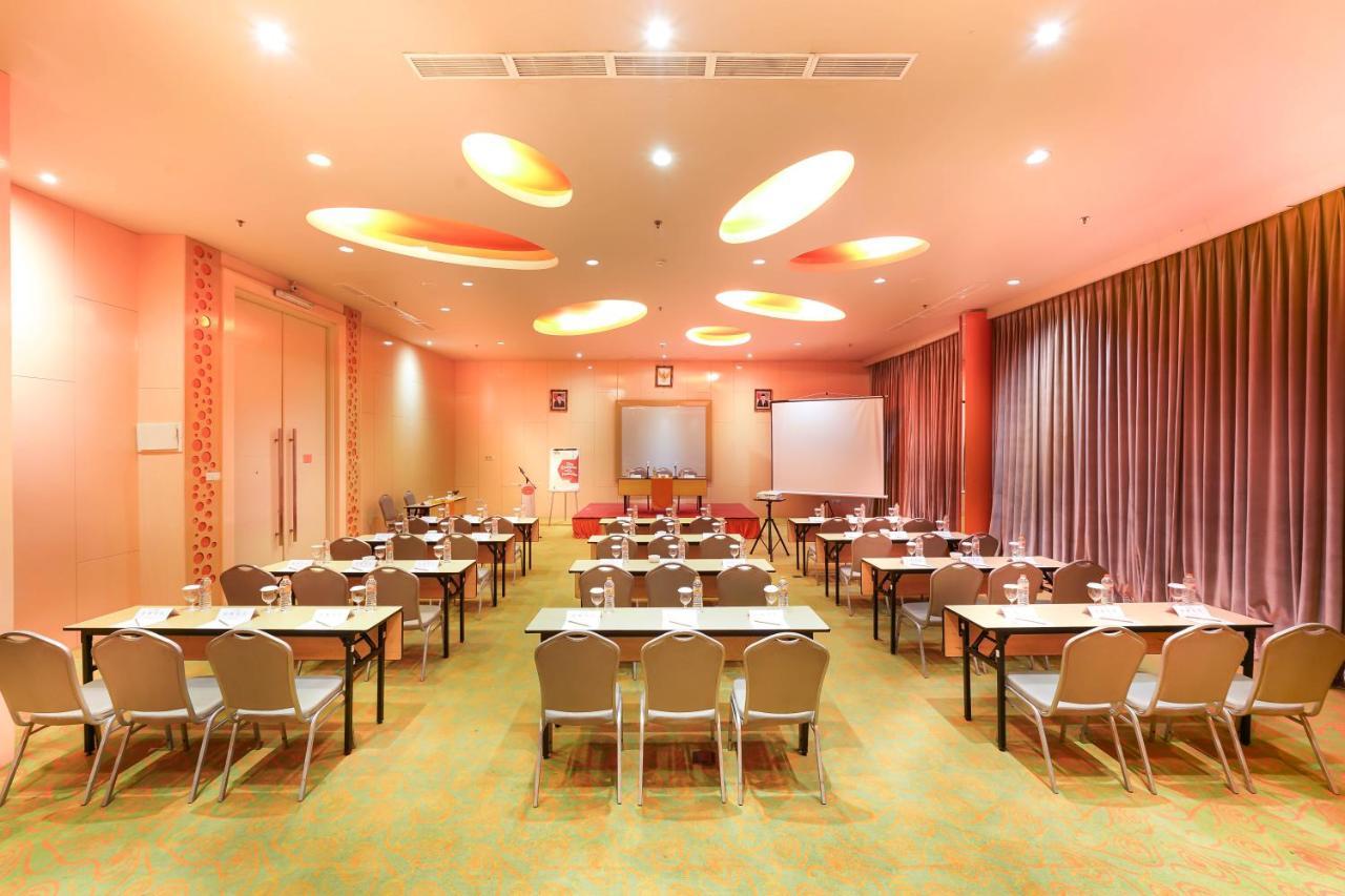 Harris Hotel Sentul City Bogor Eksteriør billede