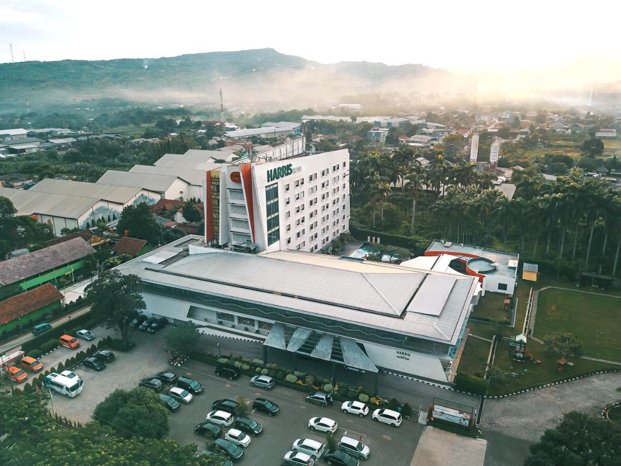 Harris Hotel Sentul City Bogor Eksteriør billede
