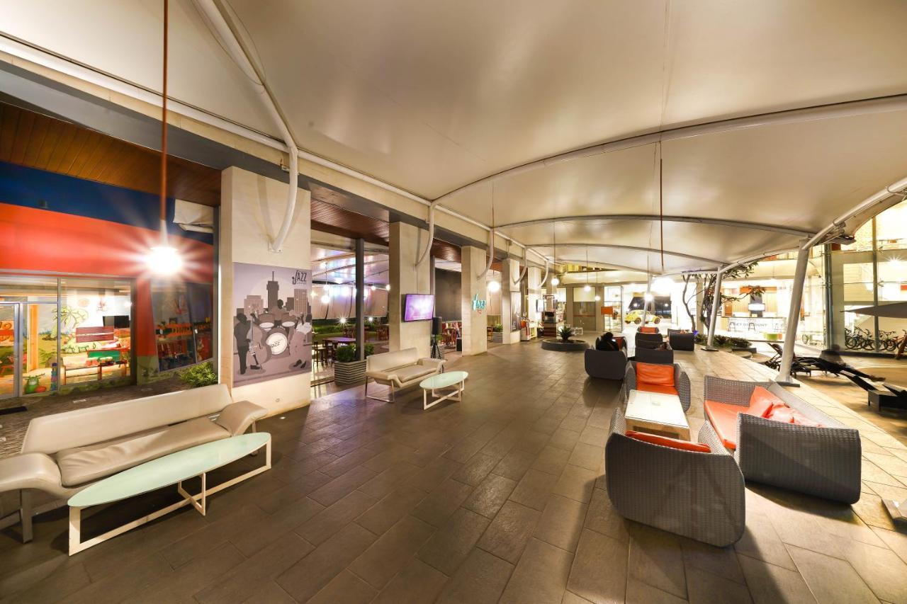 Harris Hotel Sentul City Bogor Eksteriør billede